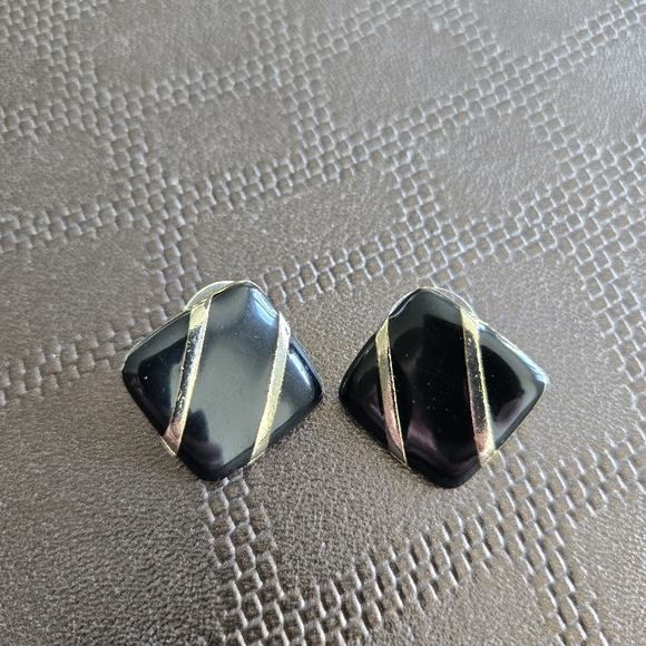 Elegant Black Enamel and Gold Women's Earrings - Picture 4 of 6